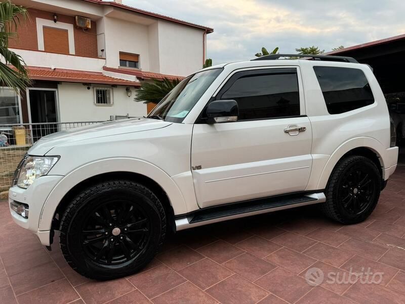 Usata Mitsubishi Pajero 160 CV (117 kW) 2019 Bianco SUV