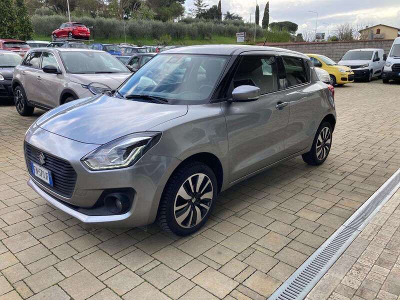 Grigio Usata 2018 Suzuki Swift Due volumi | 10.200 € (Buon prezzo) - Immagine 1/4