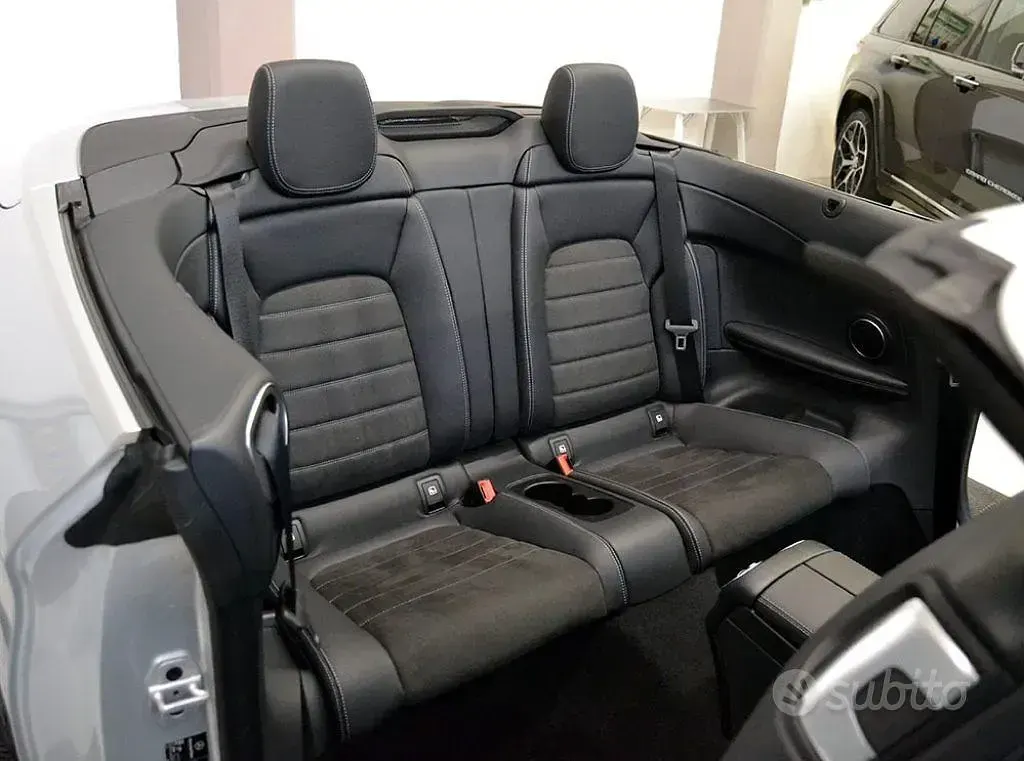 Usata Mercedes C180 Premium 156 CV (114 kW) 2018 Grigio Cabrio