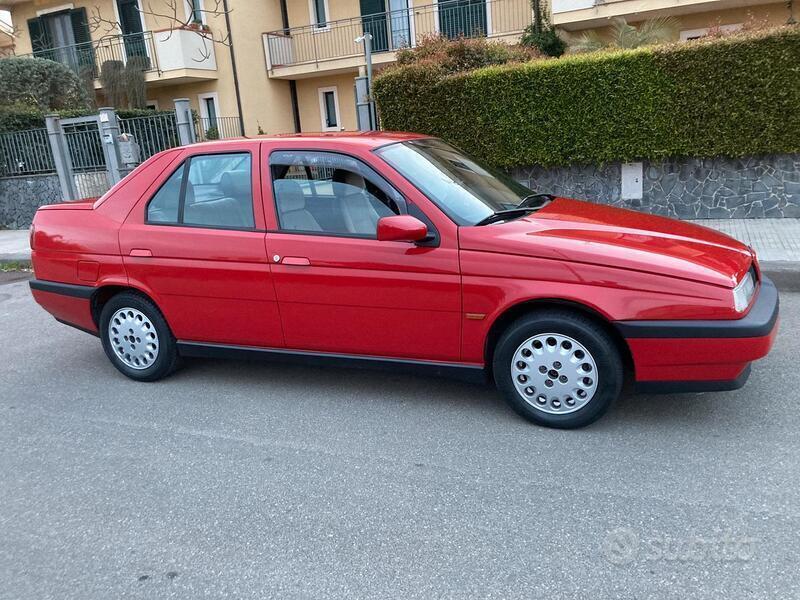 Usato 1993 Alfa Romeo 2000 2.0 Benzin 141 CV (8.500 €)