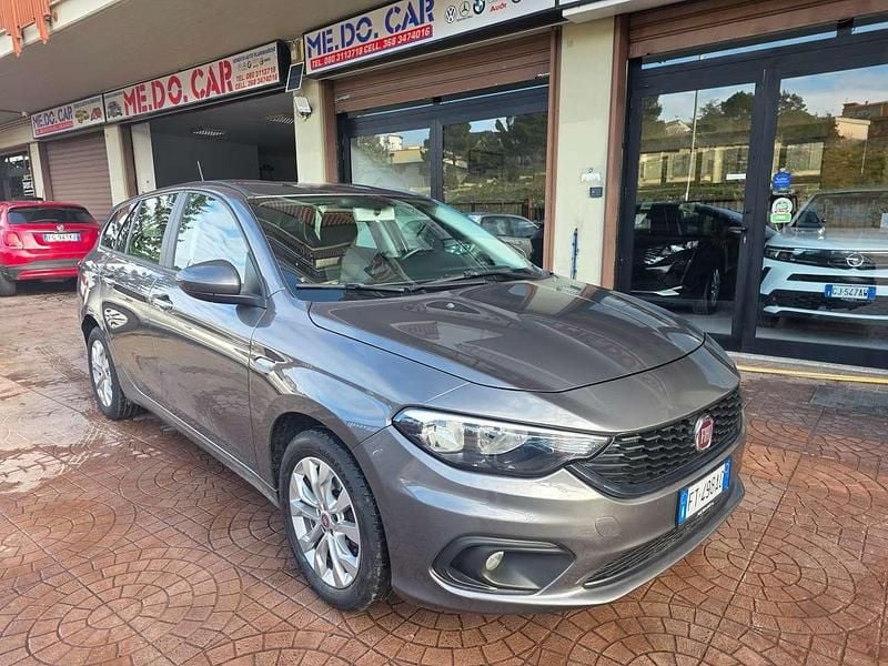 Grigio Usata 2018 Fiat Tipo Lounge Station wagon | 10.300 € (Buon prezzo) - Immagine 1/4