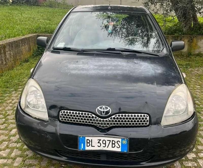 Usata Toyota Yaris Terra 68 CV (50 kW) 2001 Berlina