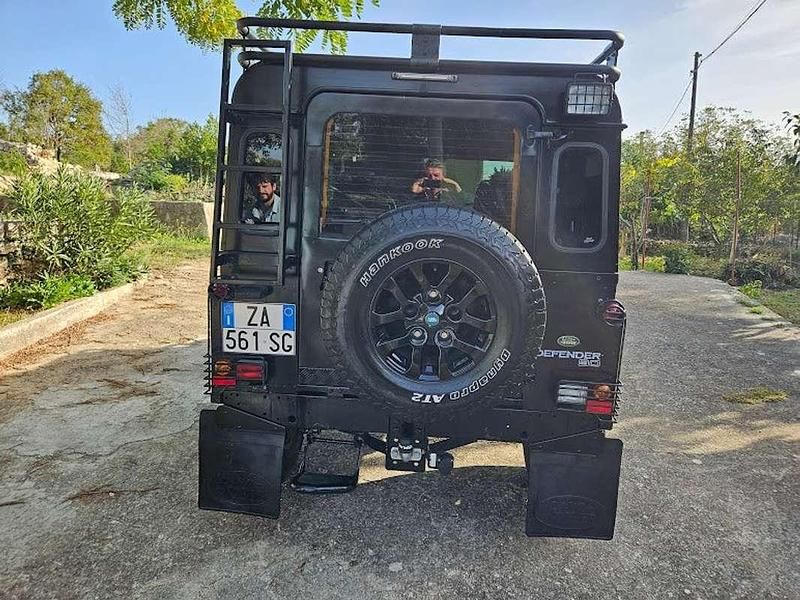 Usata Land Rover Defender 113 CV (83 kW) 1999 Nero SUV