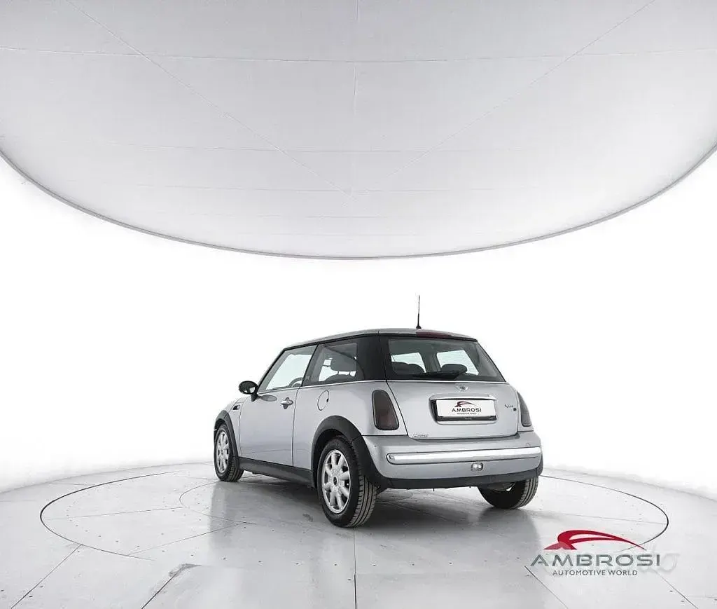 Begagnad Mini One D 75 HK (55 kW) 2003 Grå Halvkombi