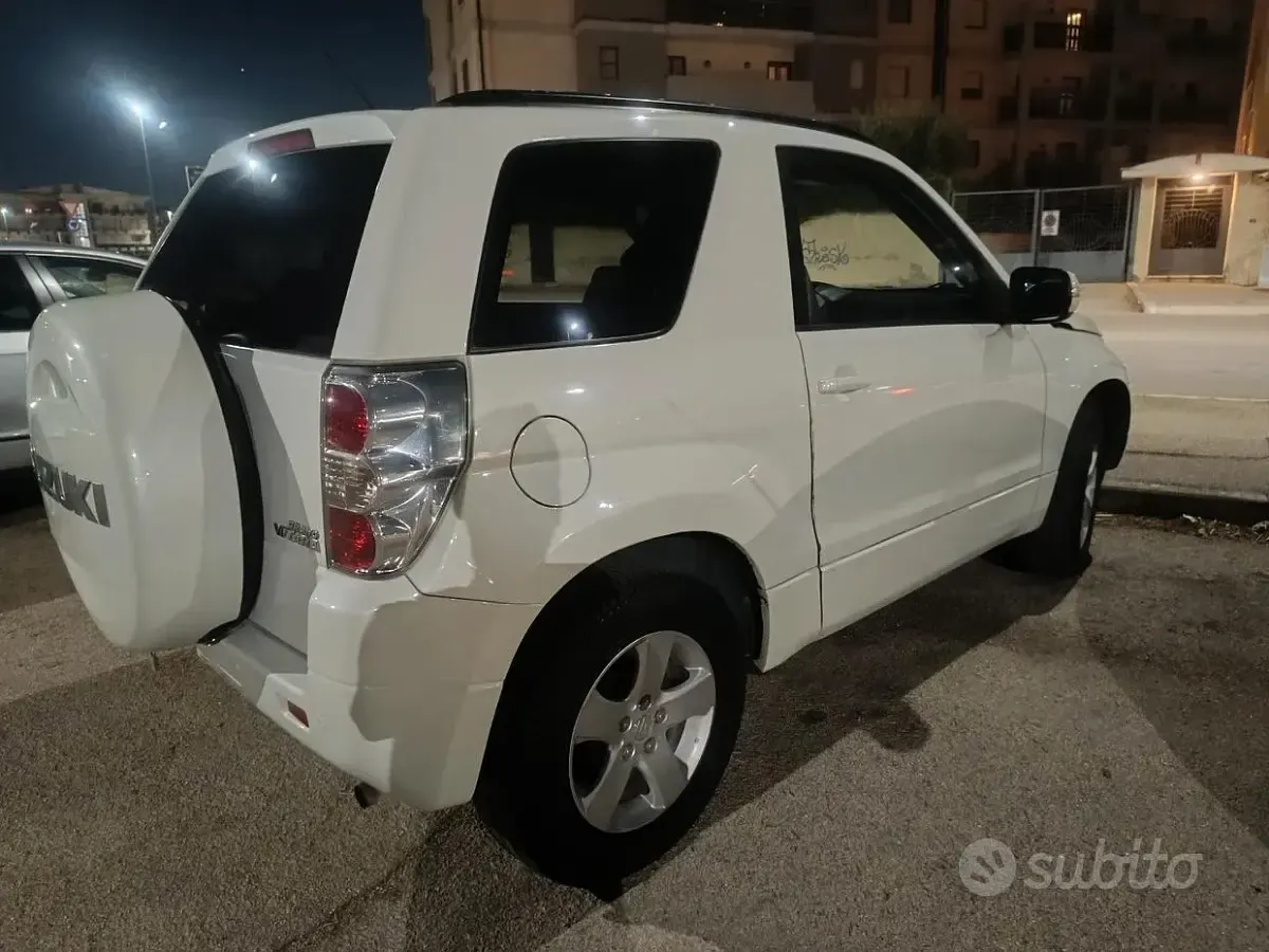 Usata Suzuki Vitara 106 CV (77 kW) 2011 SUV