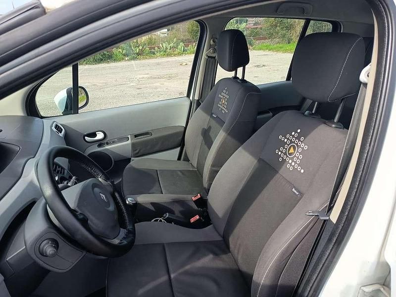 Usata Renault Modus Dynamique 75 CV (55 kW) 2006 Monovolume