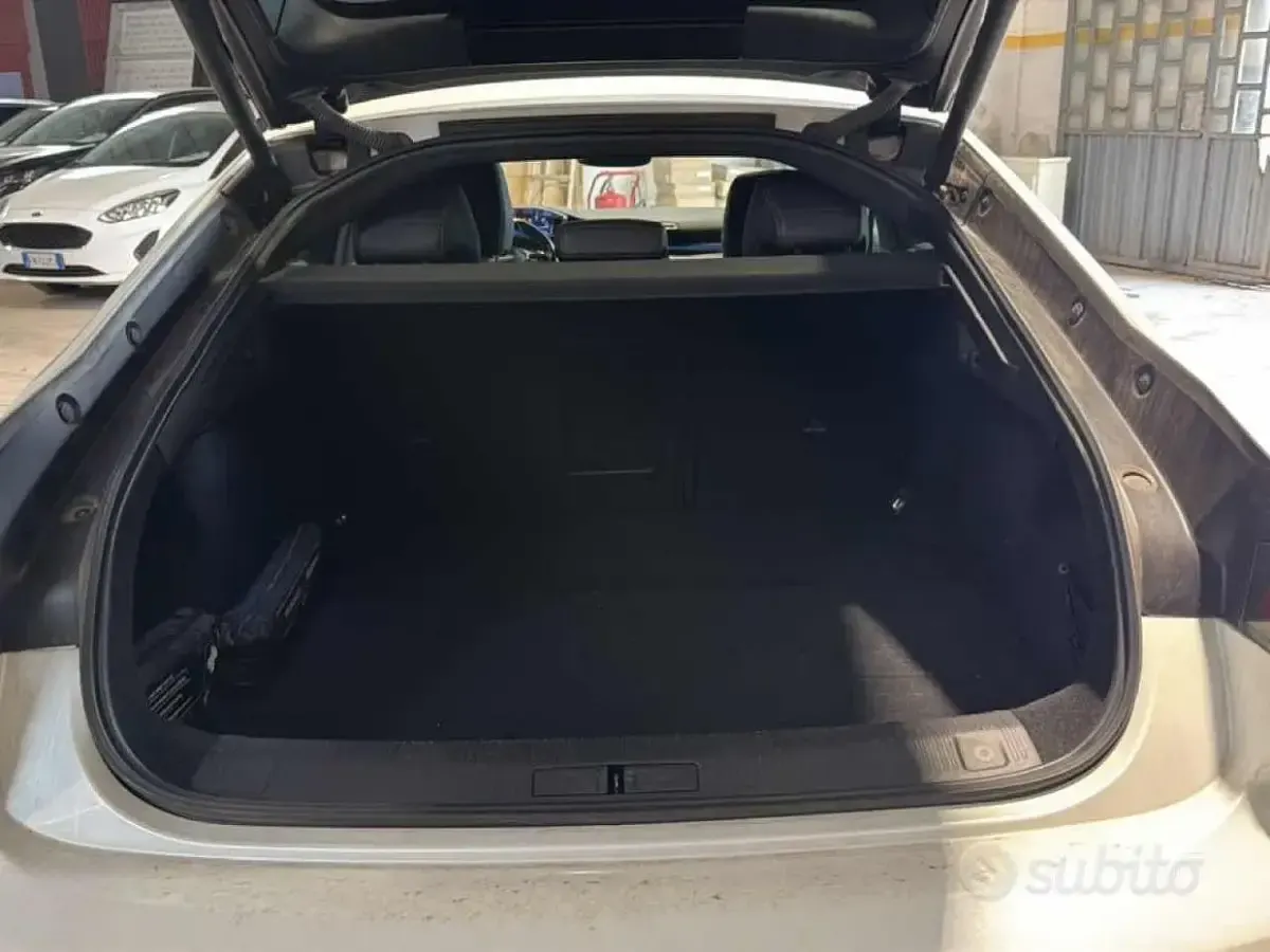 Begagnad Peugeot 508 GT-line 163 HK (119 kW) 2019 Vit Sedan