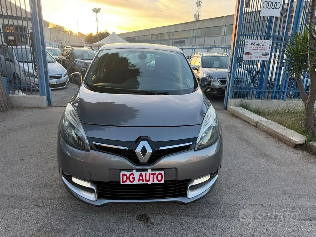 Usata Renault Scénic XMOD 110 CV (80 kW) 2016 Grigio Monovolume