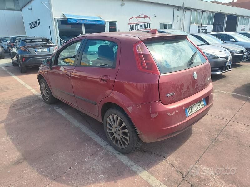 Usata Fiat Punto Classica 60 CV (44 kW) 2010 Rosso Utilitaria