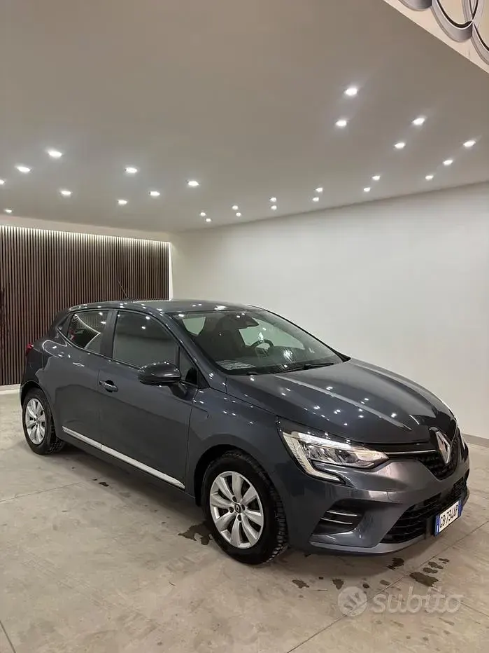 Usata Renault Clio V Zen 86 CV (63 kW) 2020 Grigio Berlina