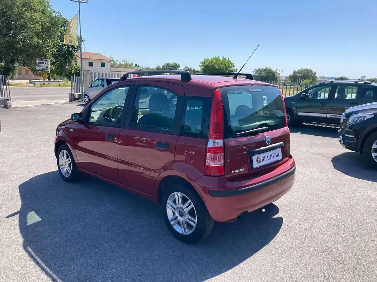 Usata Fiat Panda Emotion 60 CV (44 kW) 2006 Rosso bordeaux Utilitaria