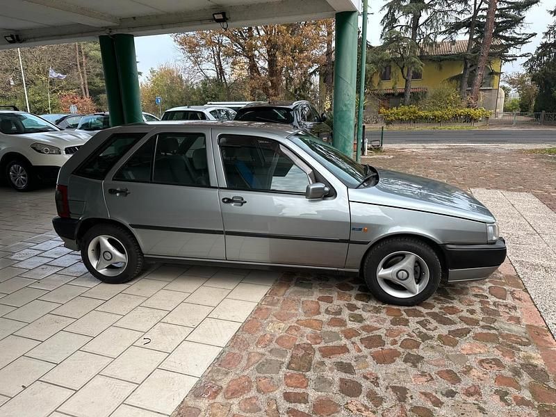 Usata Fiat Tipo 69 CV (50 kW) 1995 Grigio Berlina