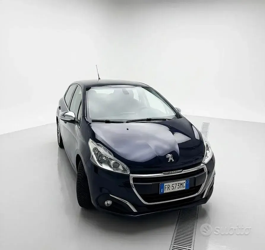 Usata Peugeot 208 82 CV (60 kW) 2018 Blu Utilitaria