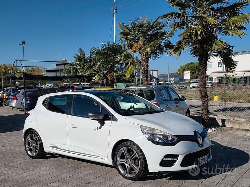 Second-hand Renault Clio IV 120 CP (88 kW) 2015 Alb Berlinǎ