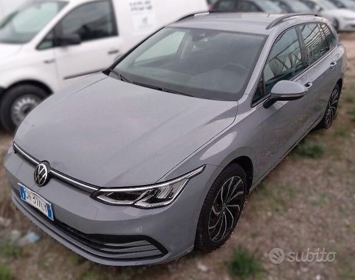 Grigio Usata 2021 VW Golf VIII Style Station wagon | 17.700 € (Buon prezzo) - Immagine 1/4