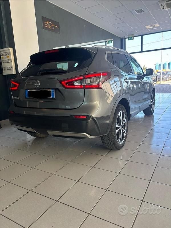 Usata Nissan Qashqai Tekna+ 110 CV (80 kW) 2018 Grigio SUV