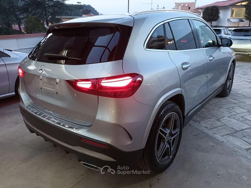 Usata Mercedes GLA200 Premium 150 CV (110 kW) 2025 Argento SUV
