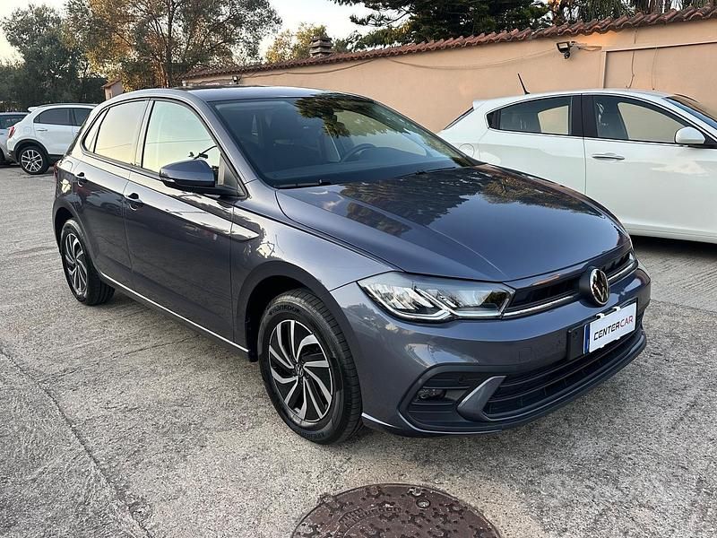Usata VW Polo Style 95 CV (69 kW) 2024 Grigio Utilitaria