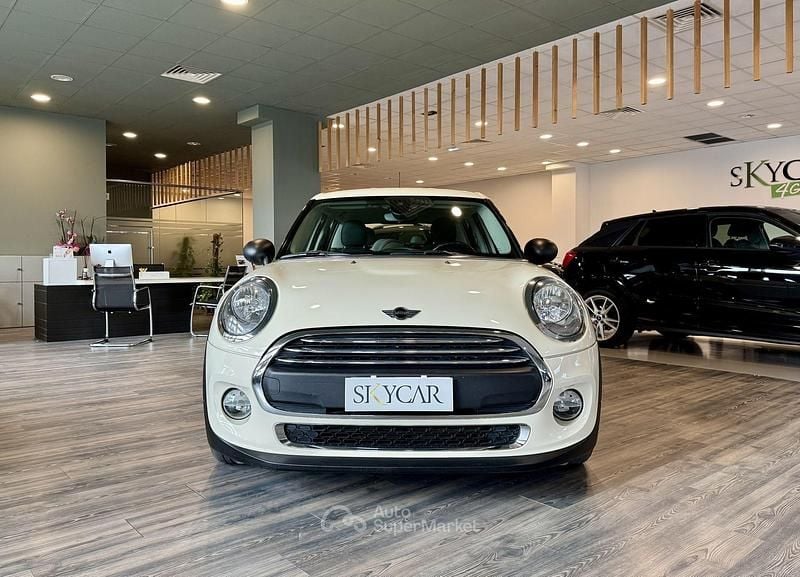 Usata Mini One D 95 CV (69 kW) 2018 Beige Utilitaria