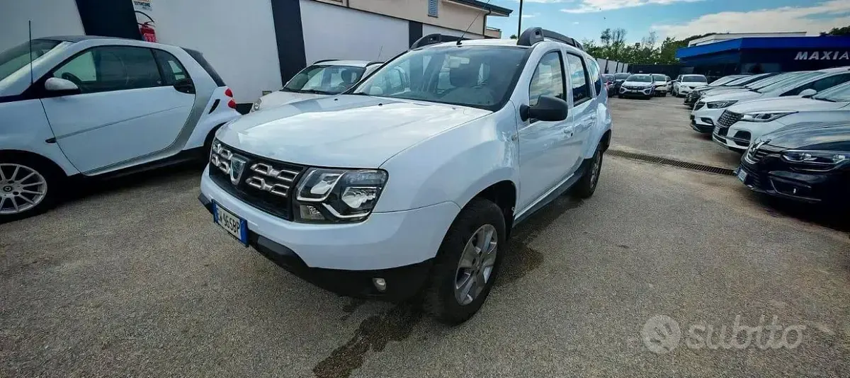 Usata Dacia Duster Lauréate 101 CV (74 kW) 2014 Bianco SUV