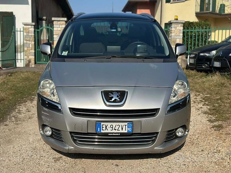 Usata Peugeot 5008 Allure 115 CV (84 kW) 2012 Bianco Monovolume
