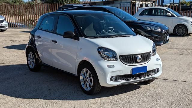 Usata Smart ForFour 71 CV (52 kW) 2018 Bianco Utilitaria