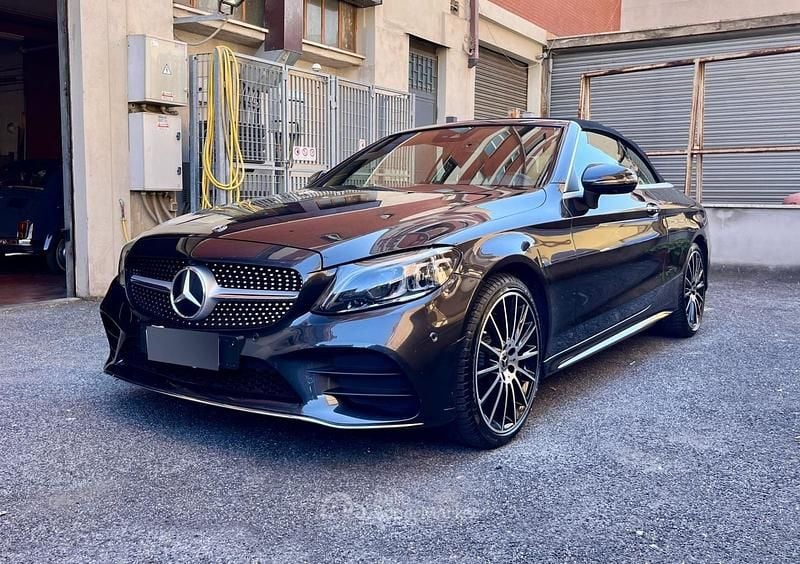 Usata Mercedes C400 Premium Plus 194 CV (142 kW) 2019 Gray Cabrio