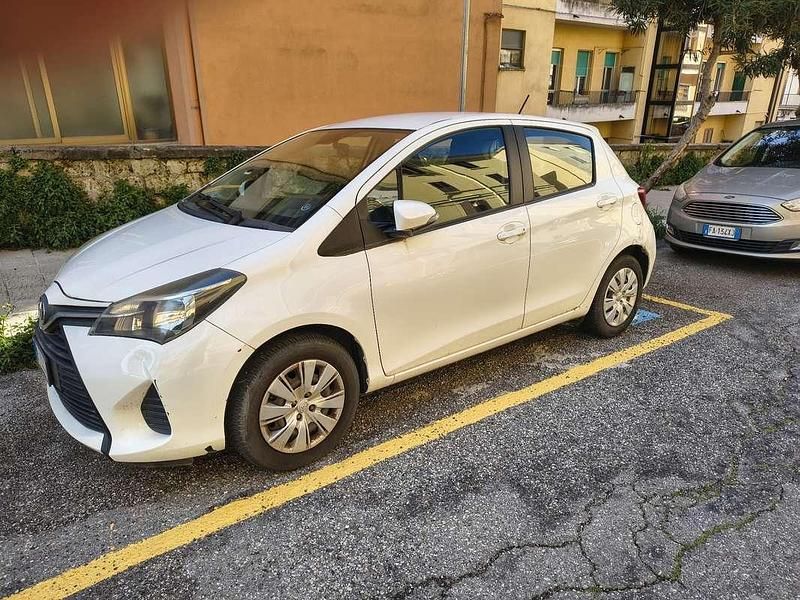 Usata Toyota Yaris 65 CV (47 kW) 2015 Utilitaria