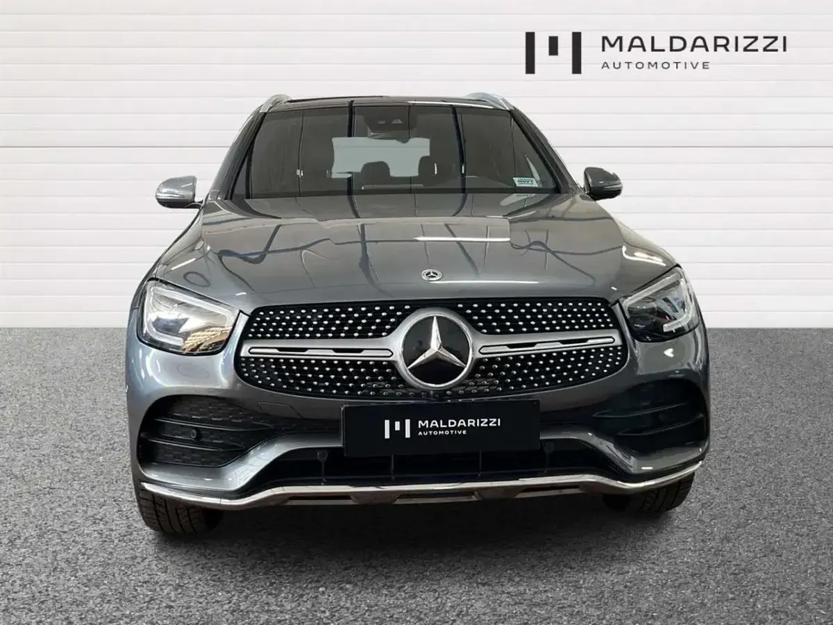 Usata Mercedes GLC300 Premium Plus 306 CV (225 kW) 2021 Grigio selenite magno designo SUV