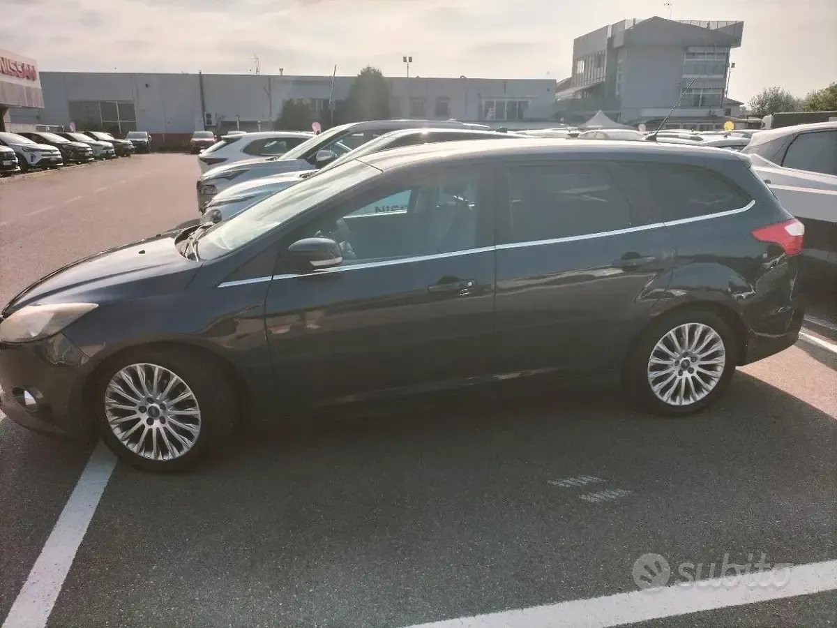 Usata Ford Focus Titanium 116 CV (85 kW) 2012 Grigio Station wagon