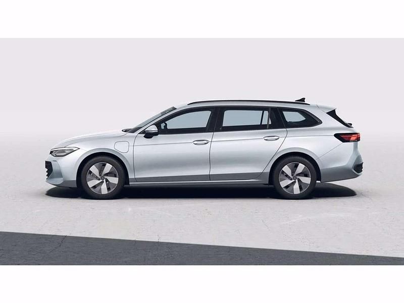 Nuova VW Passat Business 150 CV (110 kW) 2025 Dolomite silver metallizzato Station wagon