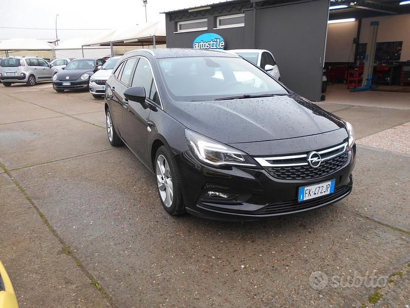 Usata Opel Astra Dynamic 110 CV (80 kW) 2017 Nero Station wagon