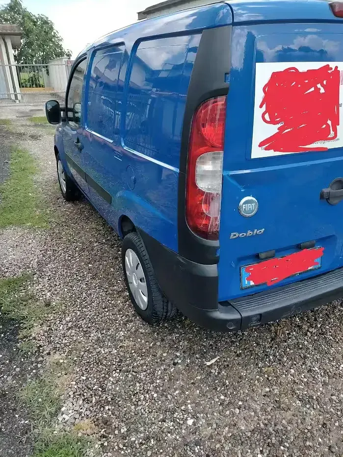 Usata Fiat Doblò 75 CV (55 kW) 2006 Bluazzurro Monovolume