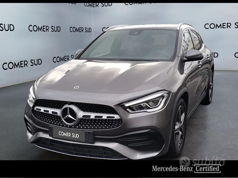 Usata Mercedes GLA200 Premium 150 CV (110 kW) 2022 Grigio SUV