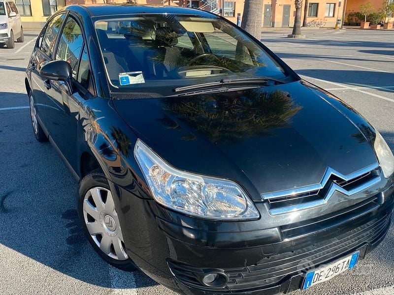 Nero Usata 2007 Citroën C4 Tre volumi | 1850 € (Ottimo prezzo) - Immagine 1/4
