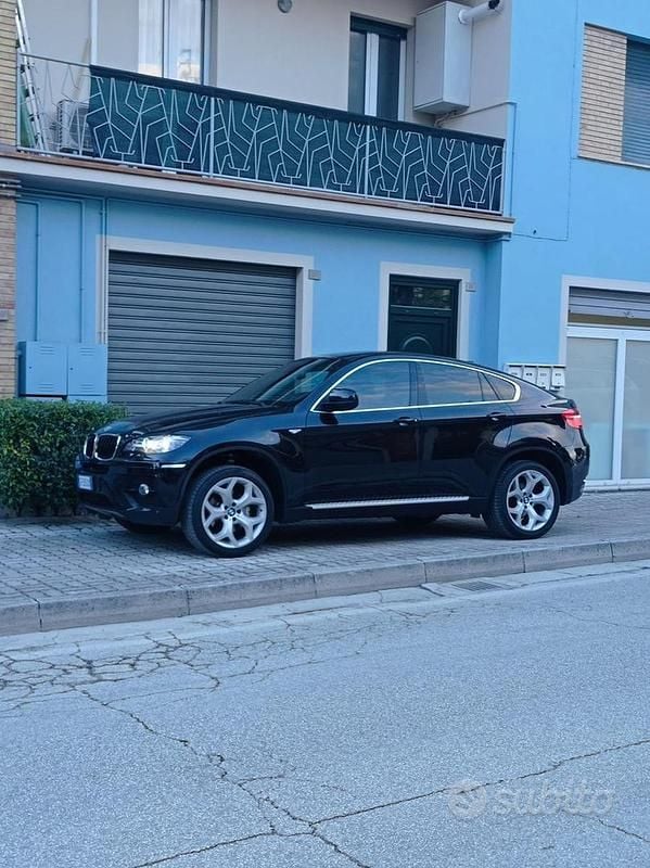 Begagnad BMW X6 2011 Svart SUV