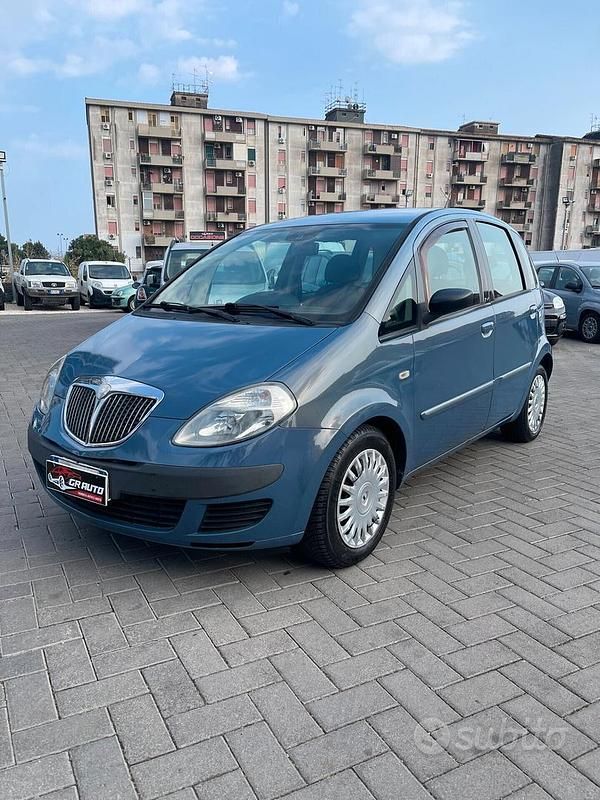 Usata Lancia Musa 90 CV (66 kW) 2007 Blu Monovolume
