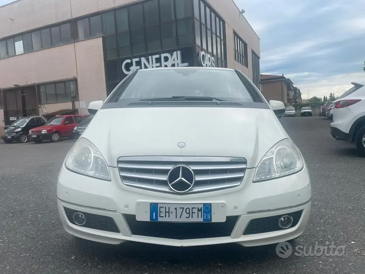 Occasion Mercedes A160 Avantgarde 95 ch (69 kW) 2010 Blanc Berline