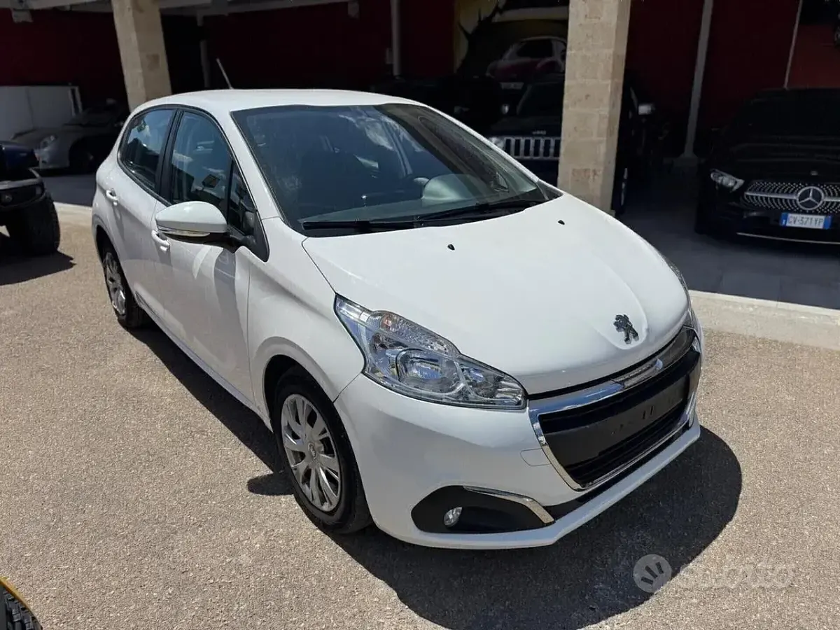 Usata Peugeot 208 102 CV (75 kW) 2020 Bianco Utilitaria