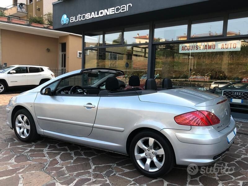 Usata Peugeot 307 CC 109 CV (80 kW) 2007 Argento Cabrio