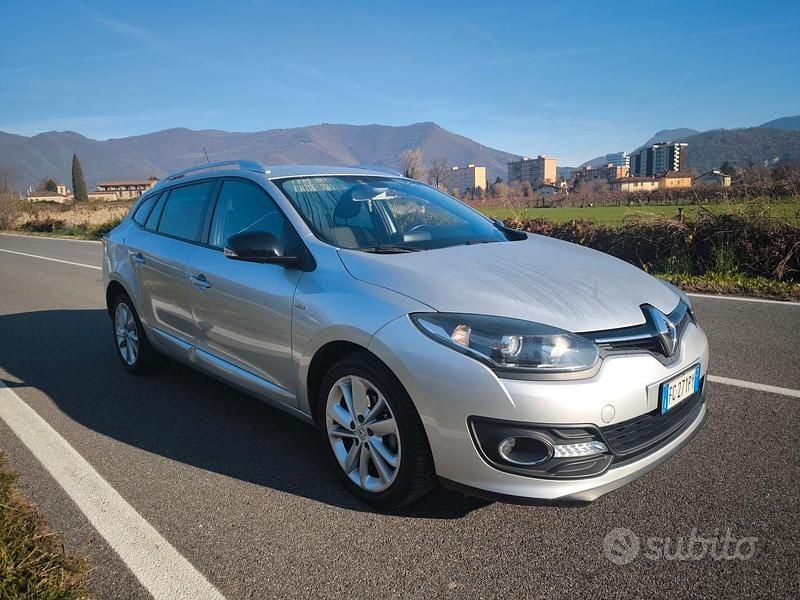Grigio Usata 2016 Renault Mégane GrandTour Station wagon | 6200 € (Ottimo prezzo) - Immagine 1/4