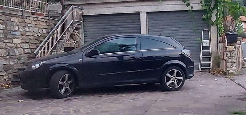 Usata 2008 Opel Astra GTC Cosmo Tre volumi | 2500 € (Buon prezzo) - Immagine 1/2