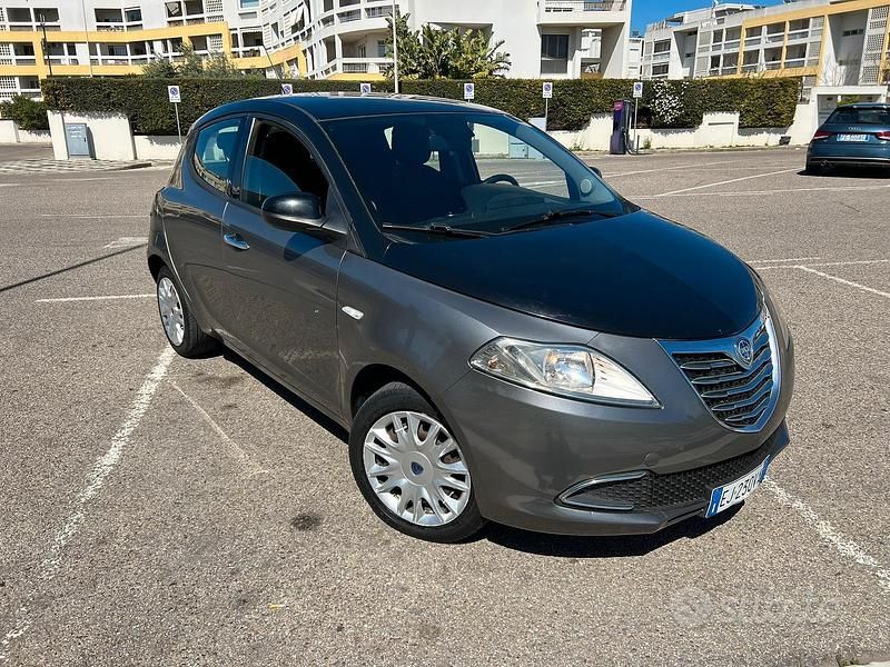 Usata Lancia Ypsilon 95 CV (69 kW) 2011 Utilitaria