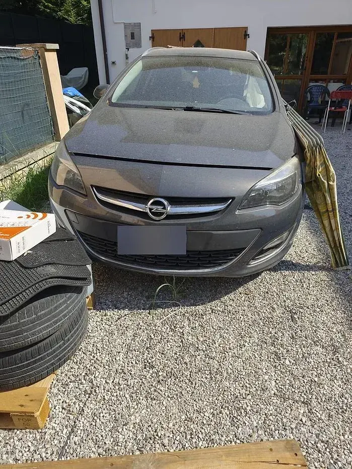 Usata Opel Astra 130 CV (95 kW) 2013 Station wagon