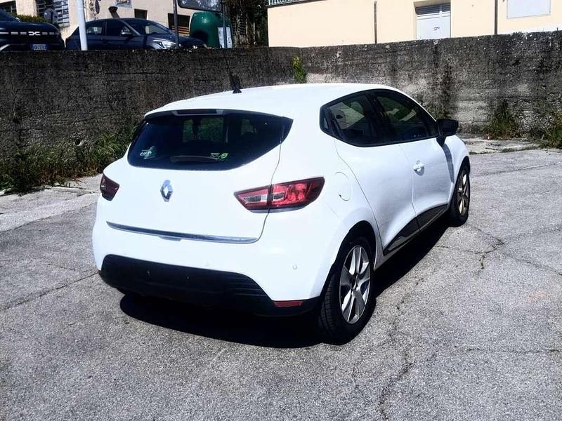 Usata Renault Clio IV 75 CV (55 kW) 2013 Bianco Berlina