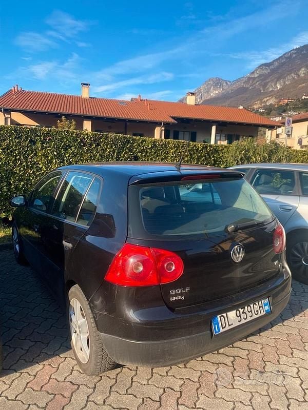 Usata VW Golf 102 CV (75 kW) 2008 Nero Berlina