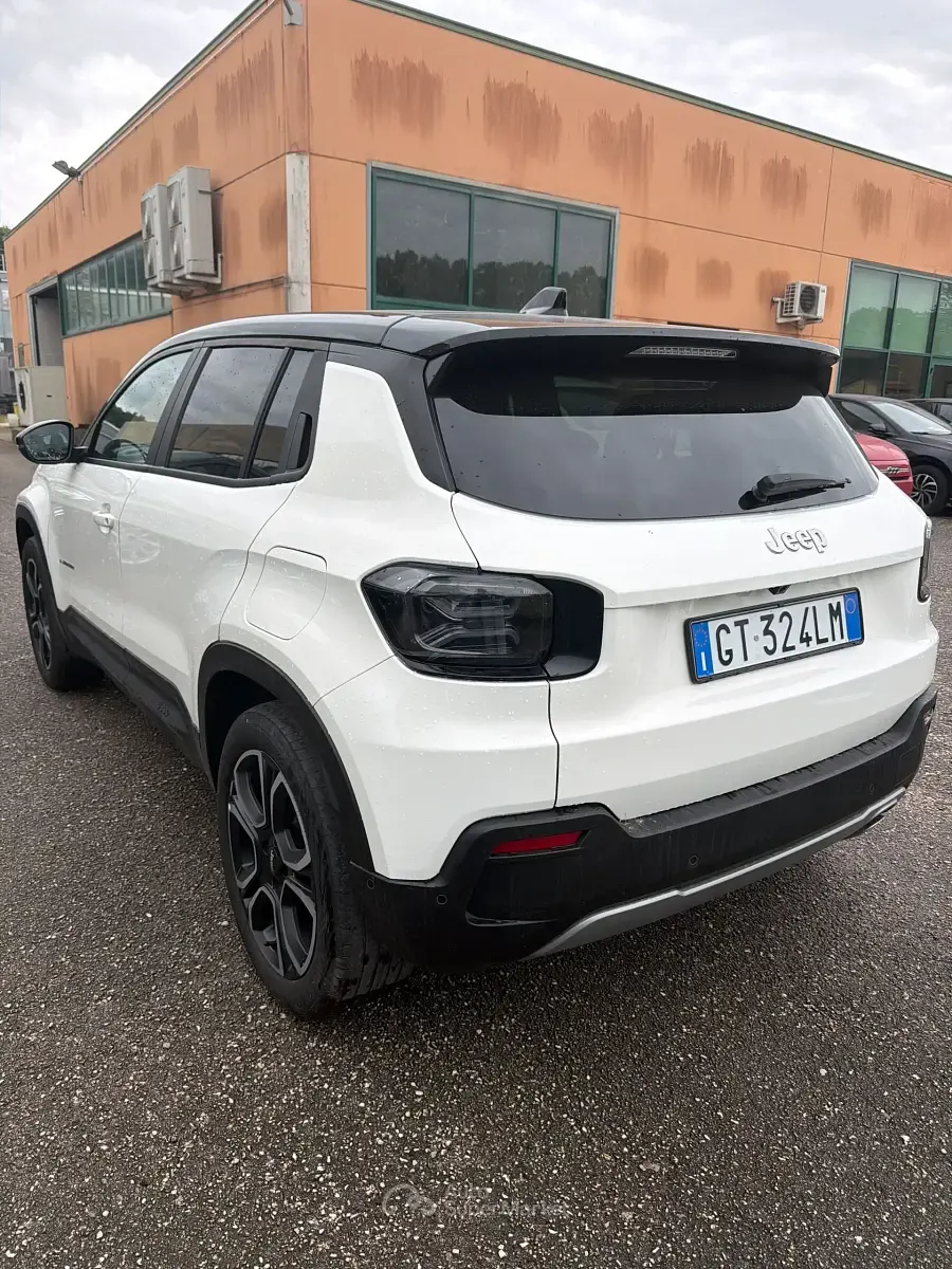 Usata Jeep Avenger 101 CV (74 kW) 2024 SUV