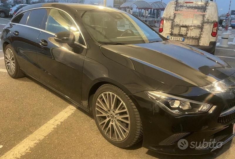 Usata Mercedes CLA200 Shooting Brake Premium 150 CV (110 kW) 2020 Nero Station wagon