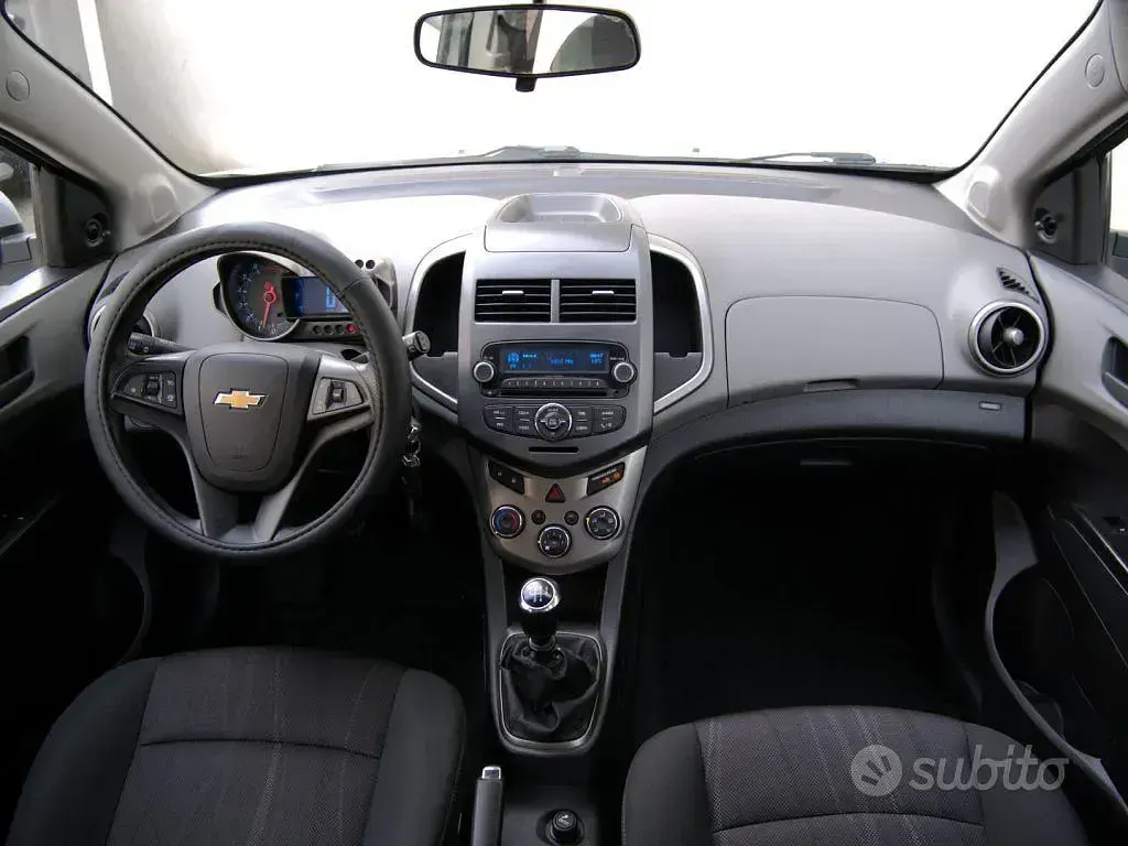 Usata Chevrolet Aveo LS 69 CV (50 kW) 2014 Grigio Berlina