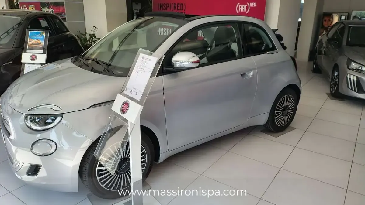 Nuova Fiat 500C Dolcevita 65 CV (47 kW) 2026 Blu/azzurro Cabrio